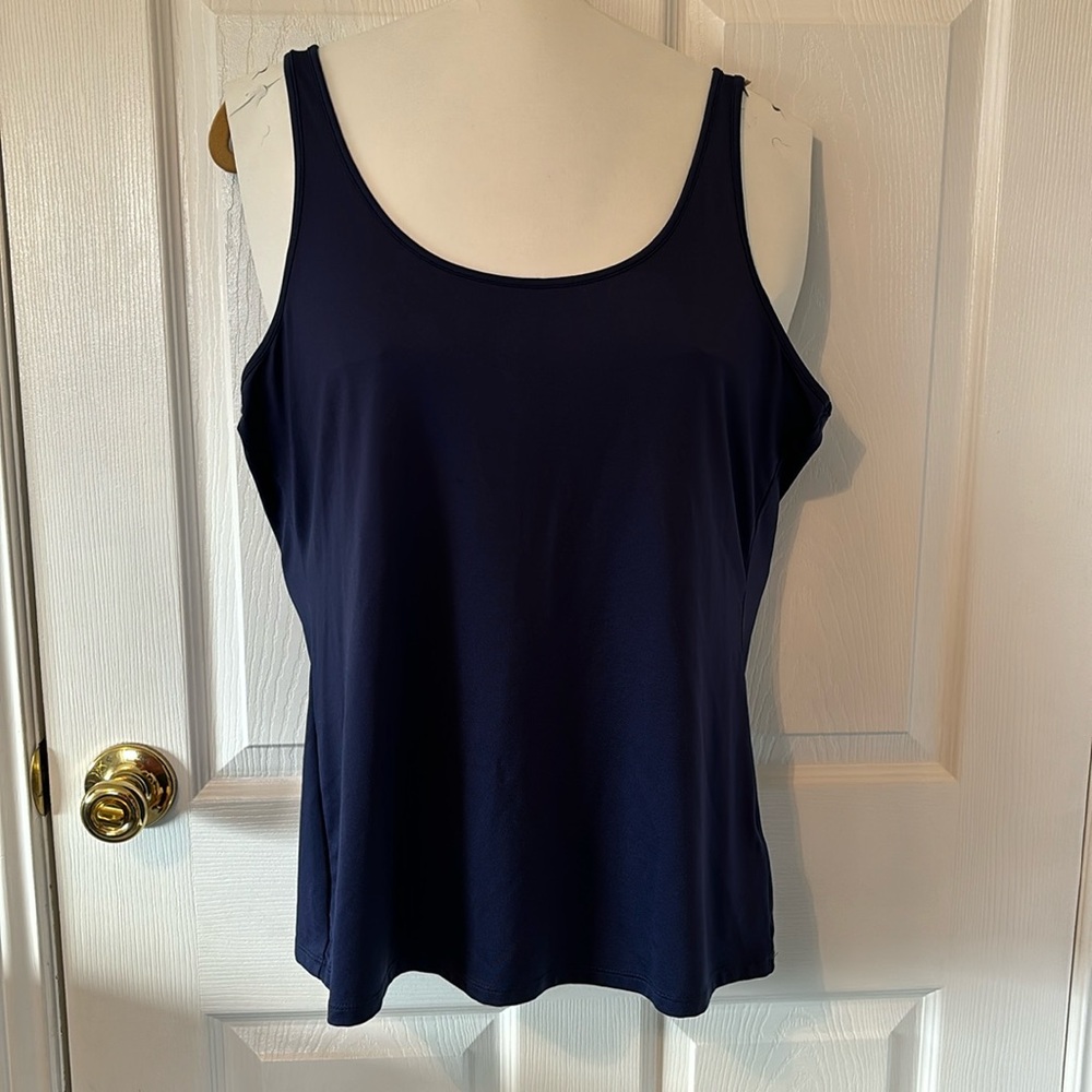Reitmans navy blue tank top. Size XL